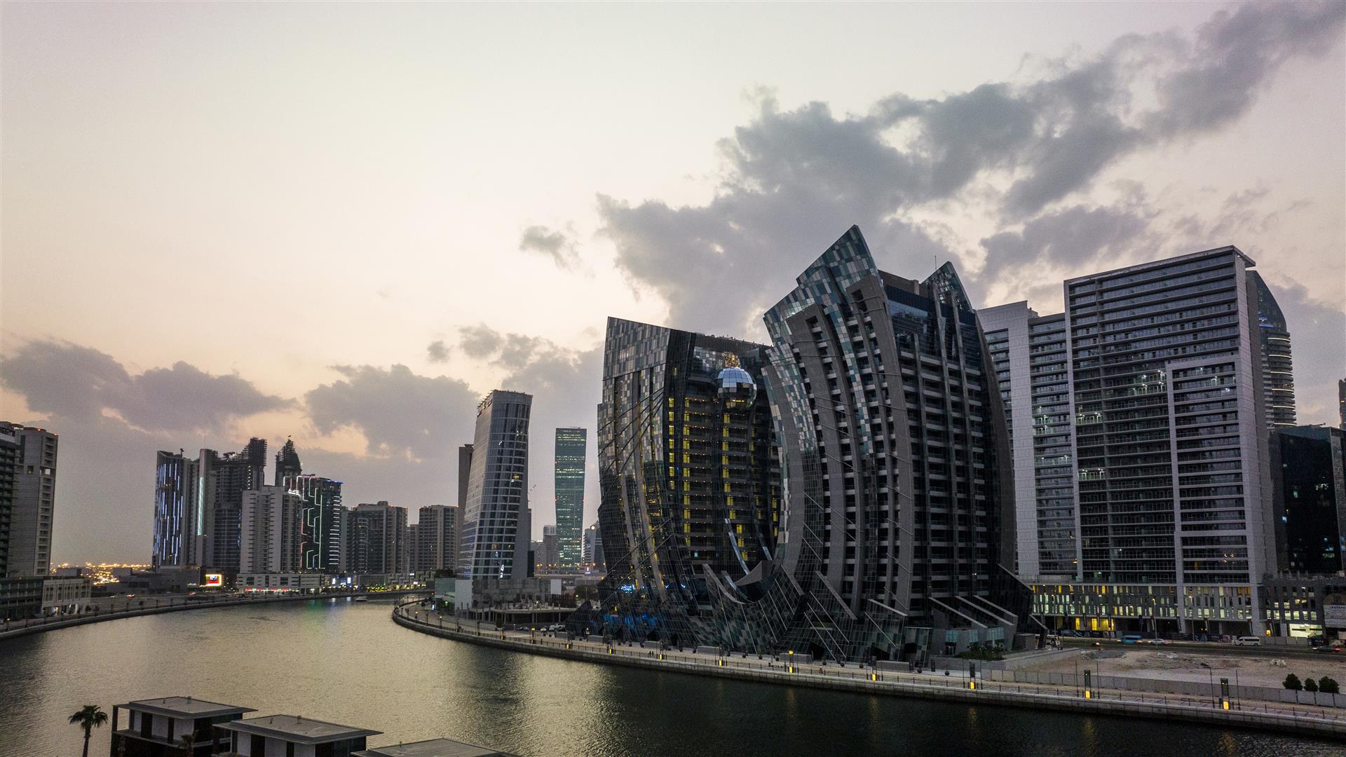 2 bed property in Da Vinci Tower, Dubai